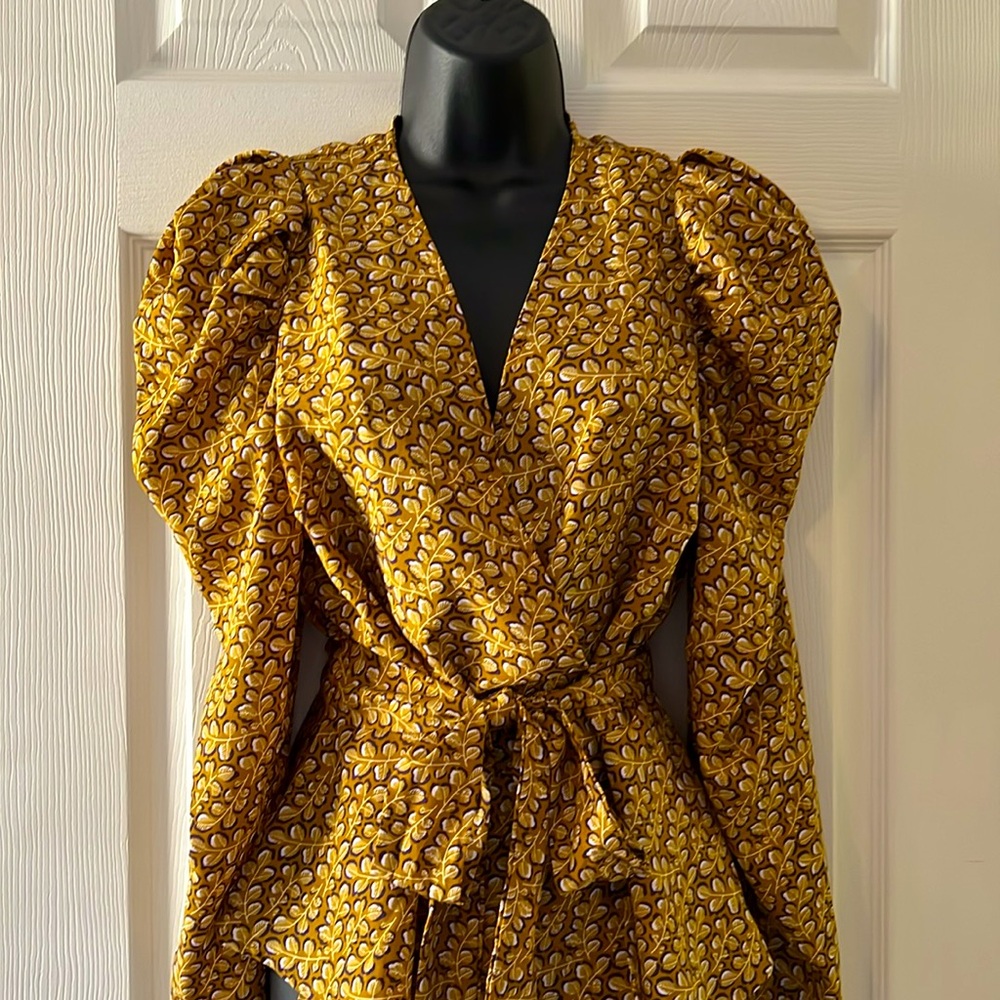 NWOT Gorgeous Faux Wrap Blouse!